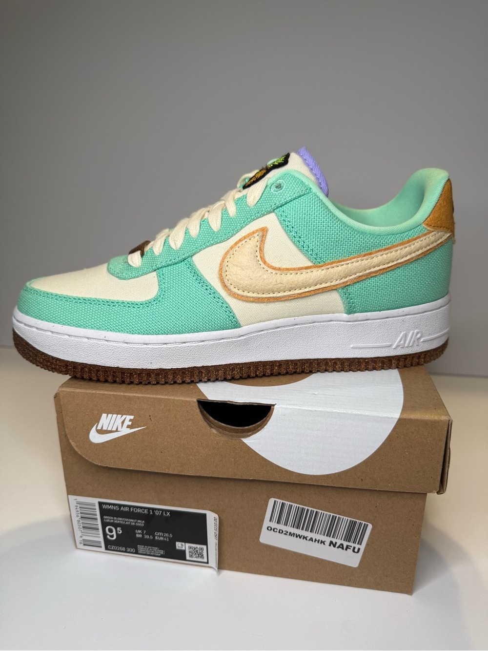 Nike Air Force 1 ’07 LX Pineapple Green Glow Coconut Milk CZ0268-300 W 9.5